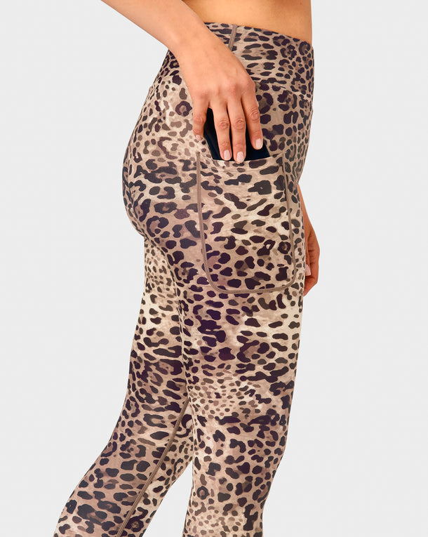 Signature Leopard Leggings